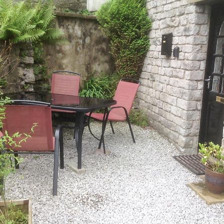 1A Market Square Tideswell Exterior photo